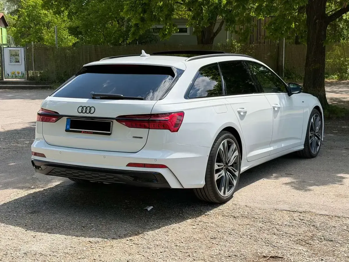 Gebraucht Audi A6 S-Line 367 PS (269 kW) 2024 Weiß Kombi