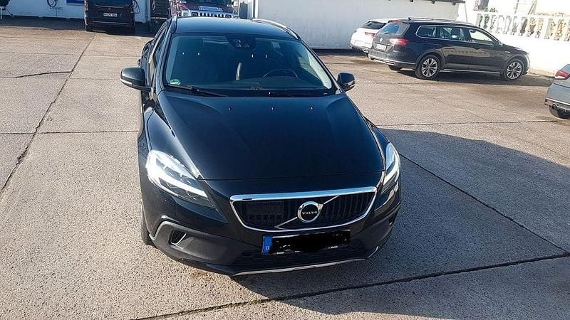 Gebraucht Volvo V40 CC Momentum 150 PS (110 kW) 2017 Schwarz Kombi
