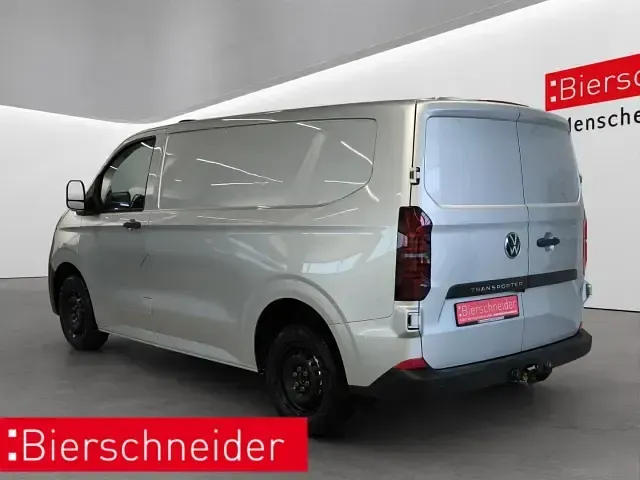 Neu VW T7 150 PS (110 kW) 2026 Grau Van