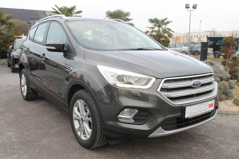 Gebraucht Ford Kuga 150 PS (110 kW) 2019 Grau SUV