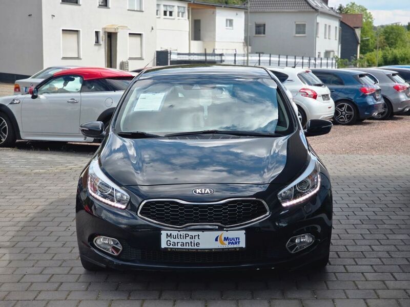 Gebraucht Kia Ceed Platinum 135 PS (99 kW) 2015 Schwarz Kleinwagen