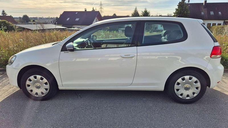 Weiß Gebraucht 2009 VW Golf VI Trendline Limousine | 6.400 € (Fairer Preis) - Bild 1/4