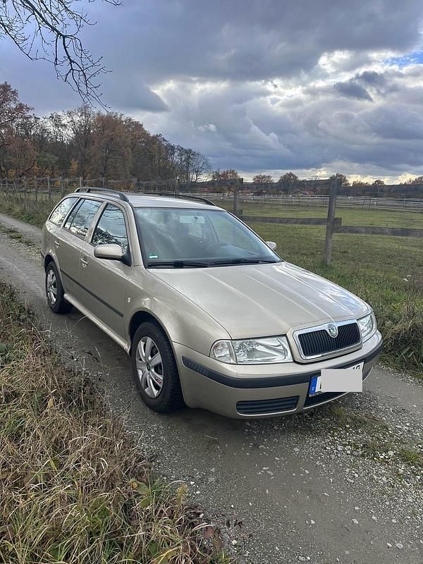 Gebraucht Skoda Octavia Ambiente 102 PS (75 kW) 2004 Gold Kombi