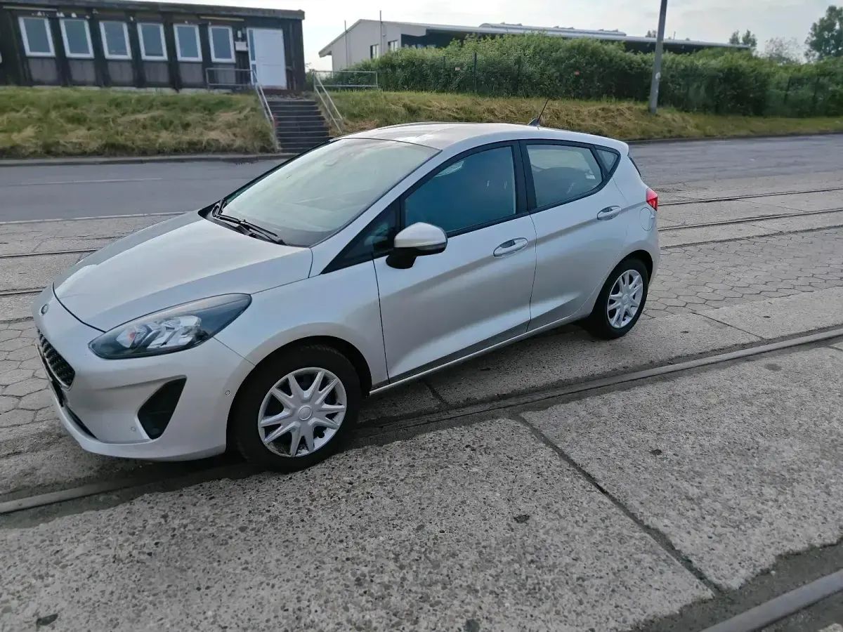 Gebraucht Ford Fiesta 75 PS (55 kW) 2021 Silber Kleinwagen