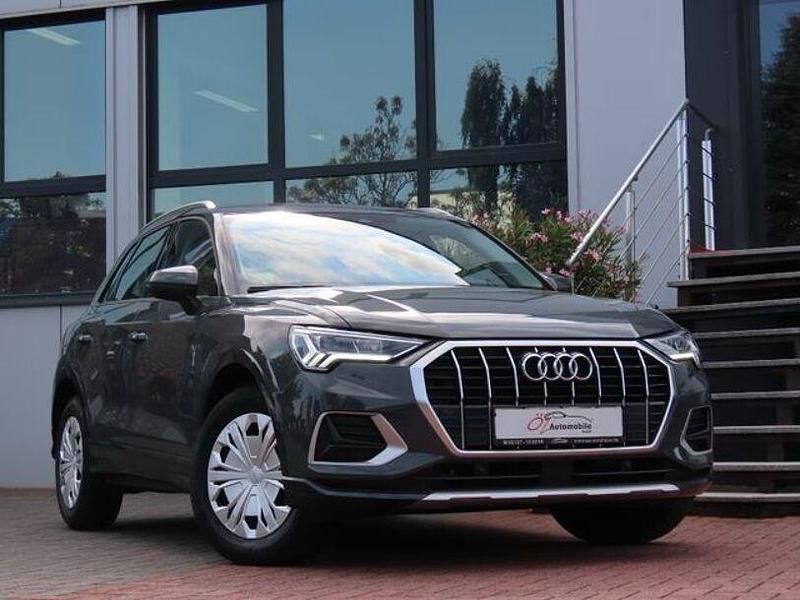 Grau Gebraucht 2021 Audi Q3 Advanced SUV | 24.900 € (Superpreis) - Bild 1/3