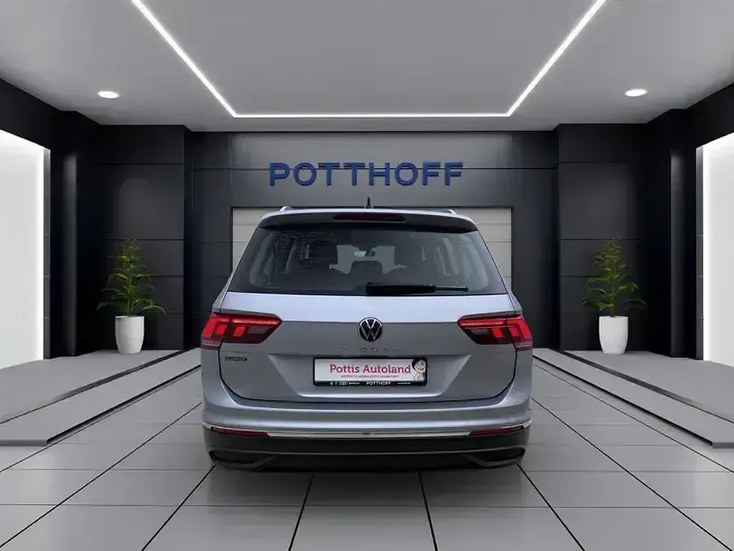 Gebraucht VW Tiguan Life 150 PS (110 kW) 2025 Silber SUV