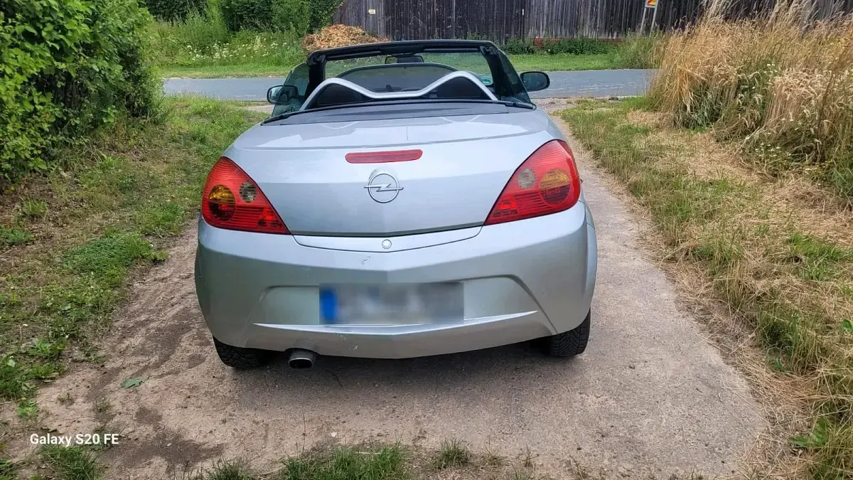 Gebraucht Opel Tigra 125 PS (91 kW) 2006 Silber Cabrio