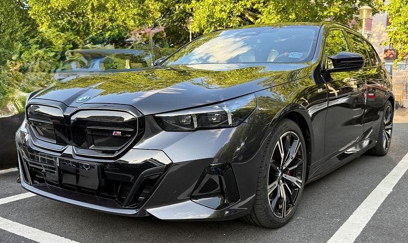 Gebraucht BMW i5 Performance 442 kW (601 PS) 2025 Grau Kombi