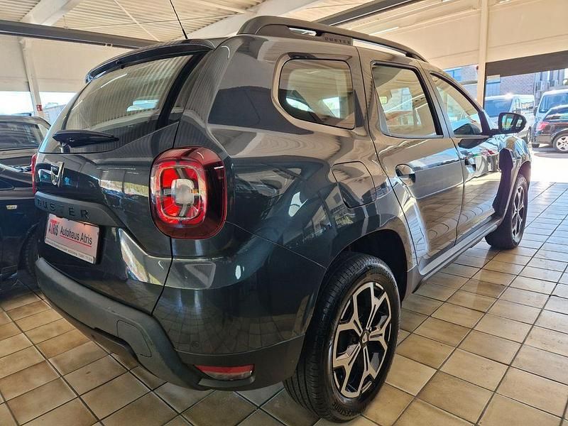 Gebraucht Dacia Duster Comfort 114 PS (83 kW) 2018 Grau SUV