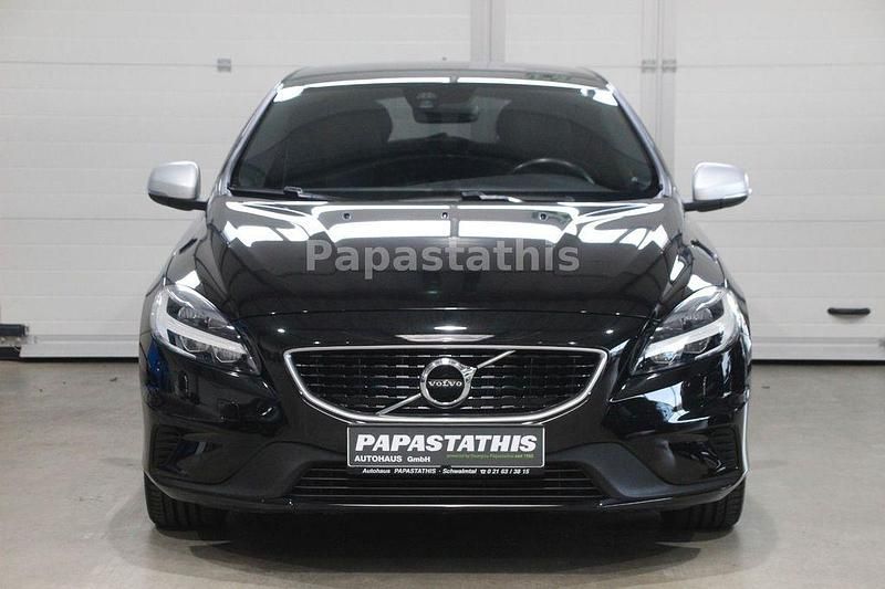 Gebraucht Volvo V40 R-Design 122 PS (89 kW) 2018 Schwarz Limousine