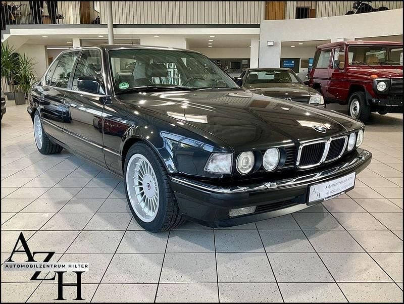 Gebraucht BMW 750L 299 PS (219 kW) 1988 Schwarz Limousine
