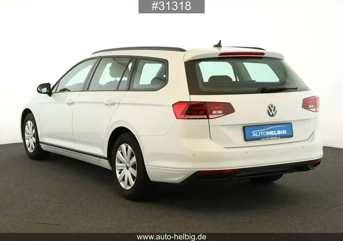 Gebraucht VW Passat 150 PS (110 kW) 2023 Weiß Kombi