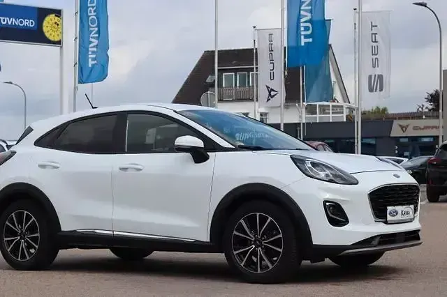 Gebraucht Ford Puma Titanium 125 PS (91 kW) 2021 Weiß SUV
