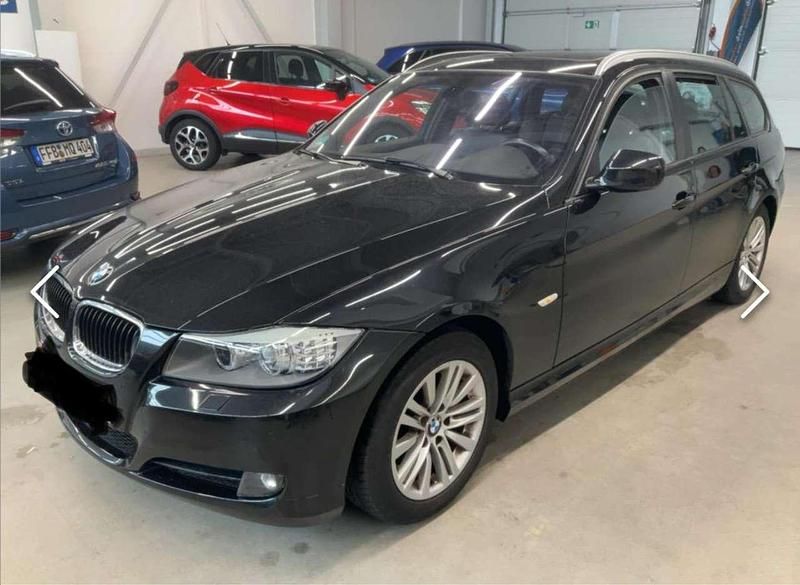 Schwarz Gebraucht 2011 BMW 320 Comfort Edition Kombi | 10.999 € (Teuer) - Bild 1/1