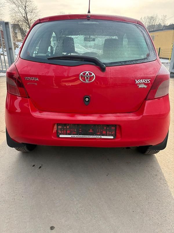 Gebraucht Toyota Yaris 87 PS (63 kW) 2008 Rot Kleinwagen