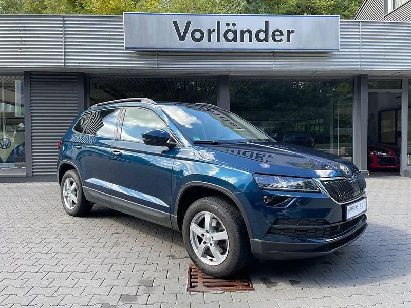 Blau Gebraucht 2020 Skoda Karoq Ambition SUV | 21.980 € (Fairer Preis) - Bild 1/4