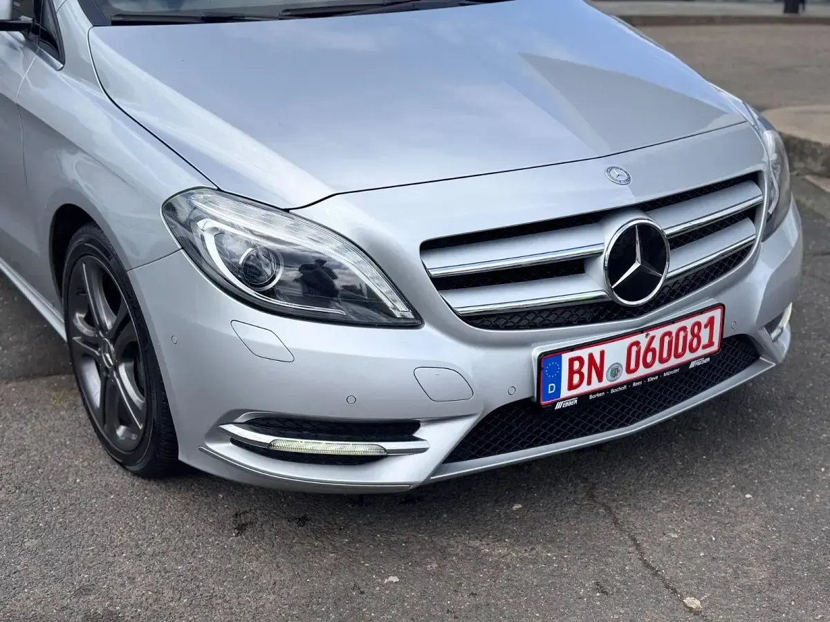 Gebraucht Mercedes B200 AMG line 136 PS (100 kW) 2012 Silber Van / Kleinbus