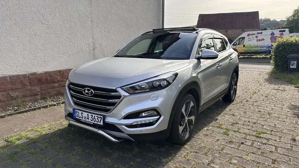 Gebraucht Hyundai Tucson Premium 141 PS (103 kW) 2017 Silber SUV