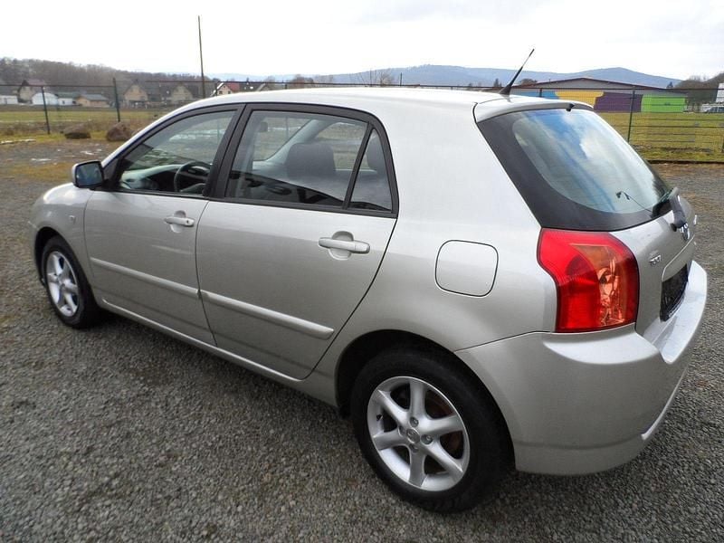 Gebraucht Toyota Corolla Luna 97 PS (71 kW) 2005 Silber Limousine