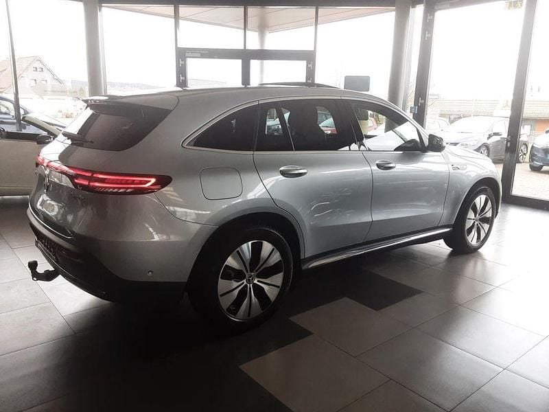 Gebraucht Mercedes EQC400 300 kW (408 PS) 2021 Hightech silber metallic (metallic) SUV