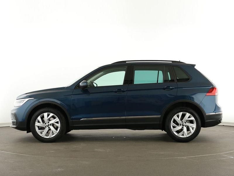 Gebraucht VW Tiguan Life 190 PS (139 kW) 2023 Blau SUV