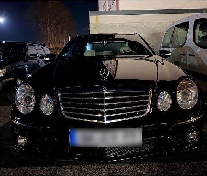 Gebraucht Mercedes E320 300 PS (220 kW) 2009 Schwarz Limousine