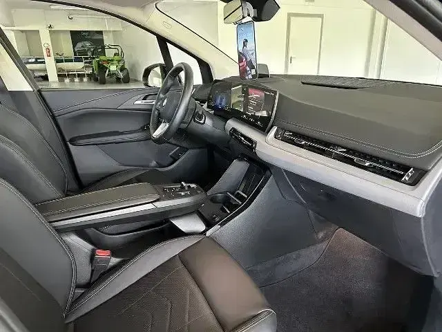 Gebraucht BMW 218 Active Tourer Performance 136 PS (100 kW) 2025 Schwarz Van / Kleinbus