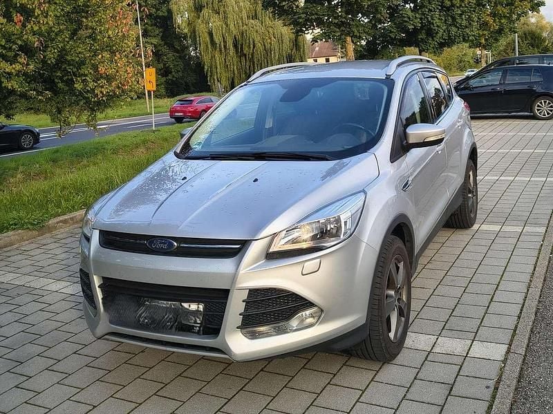 Gebraucht Ford Kuga Trend 150 PS (110 kW) 2016 Silber SUV
