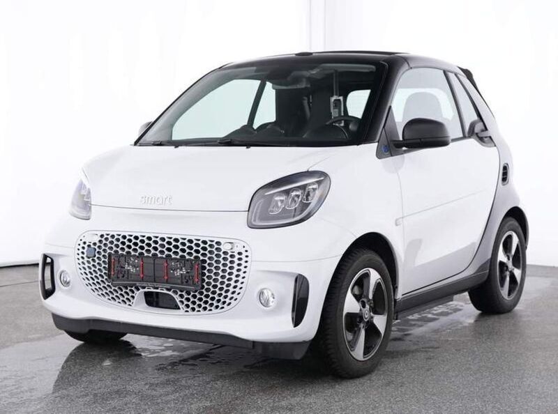 Weiß Gebraucht 2023 Smart ForTwo Electric Drive Passion Exclusive Cabrio | 15.888 € (Fairer Preis) - Bild 1/4