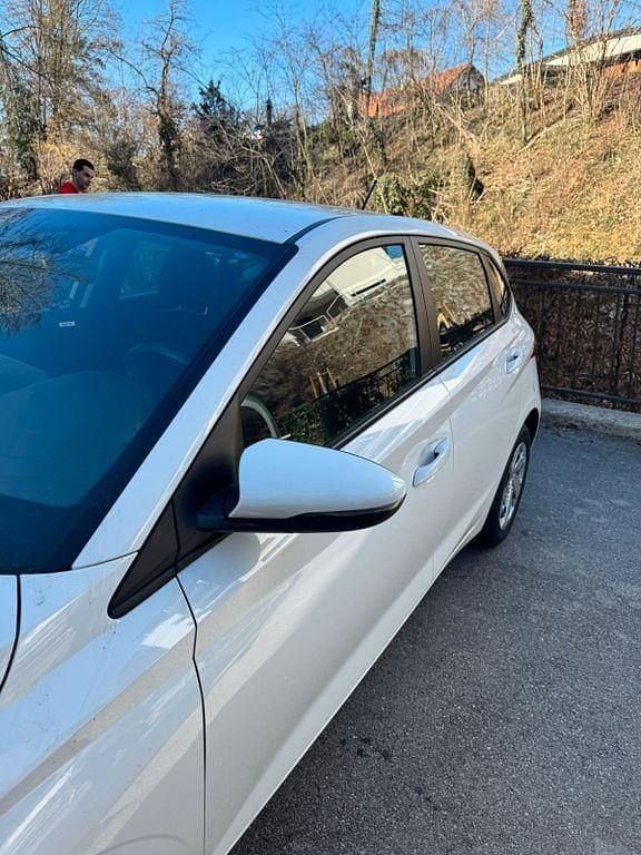 Gebraucht Hyundai i20 Select 84 PS (61 kW) 2022 Weiß Kleinwagen