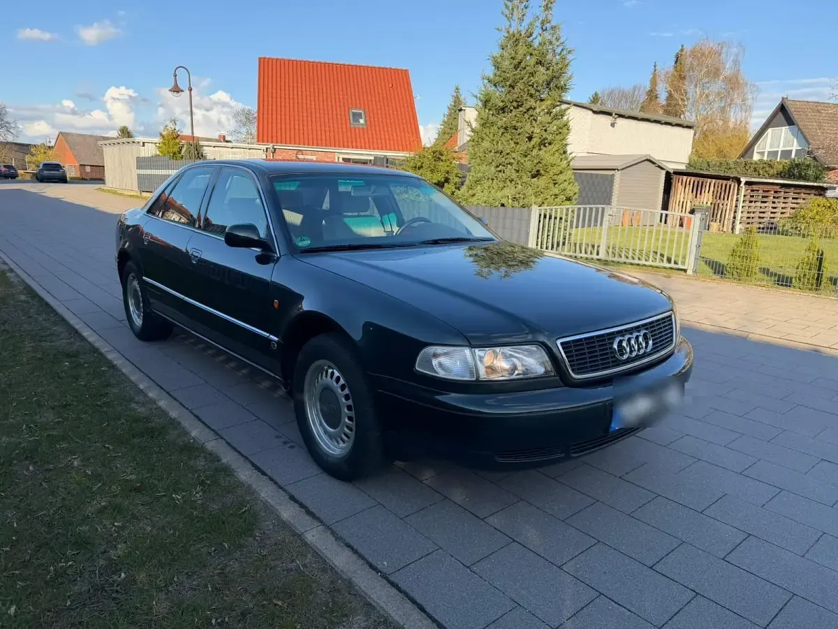 Second-hand Audi A8 170 CP (125 kW) 1995 Verde Berlinǎ