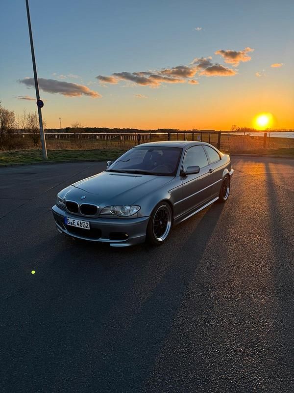 Grau Gebraucht 2004 BMW 330 M Sport Coupé | 10.499 € (Fairer Preis) - Bild 1/4