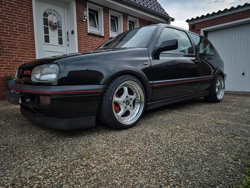 Schwarz Gebraucht 1996 VW Golf III GTI Limousine | 6.000 € (Fairer Preis) - Bild 1/4