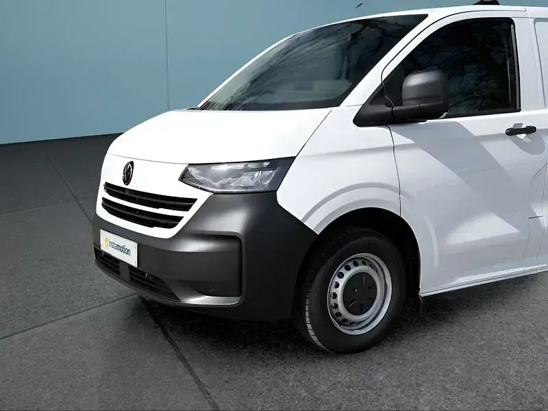 Nouă VW Multivan 150 CP (110 kW) 2025 Albastru Monovolum