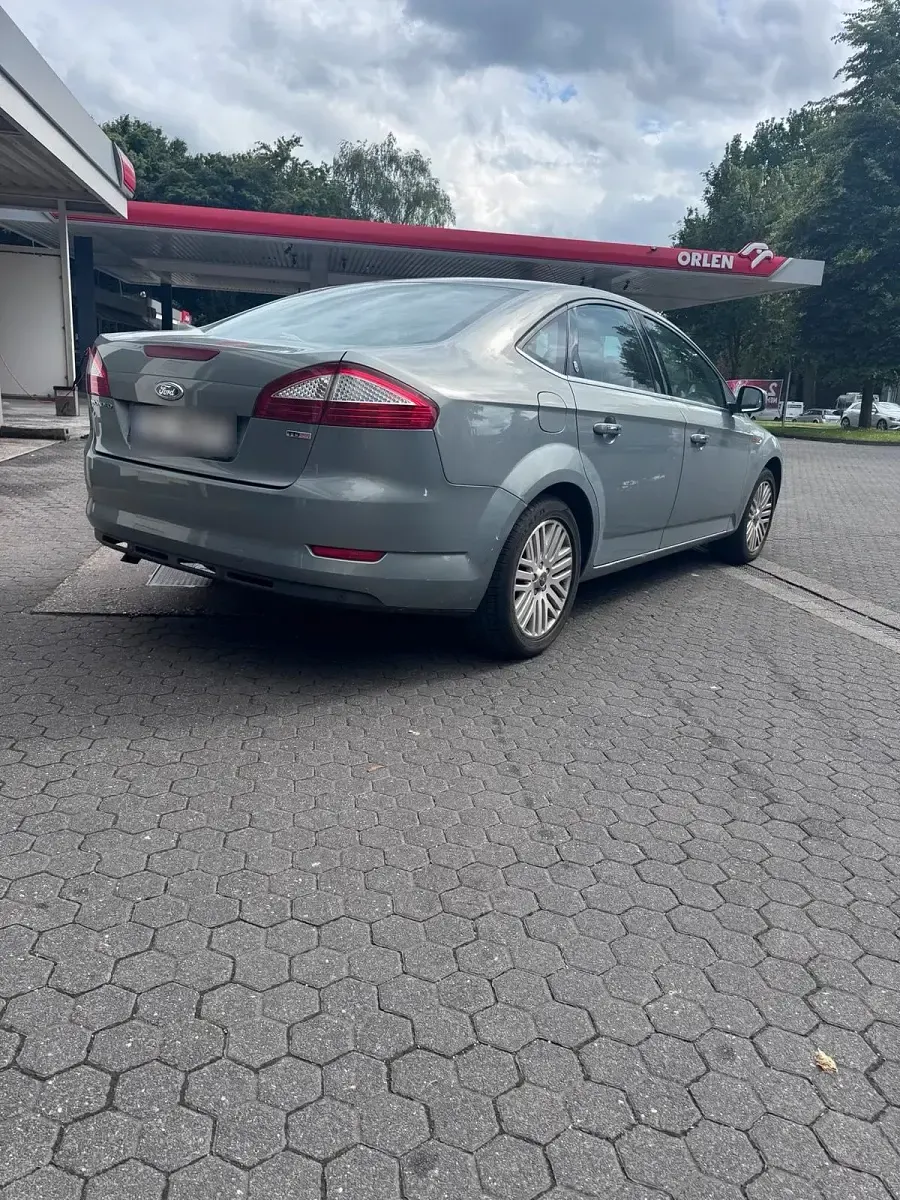 Gebraucht Ford Mondeo 140 PS (102 kW) 2008 Silber Limousine