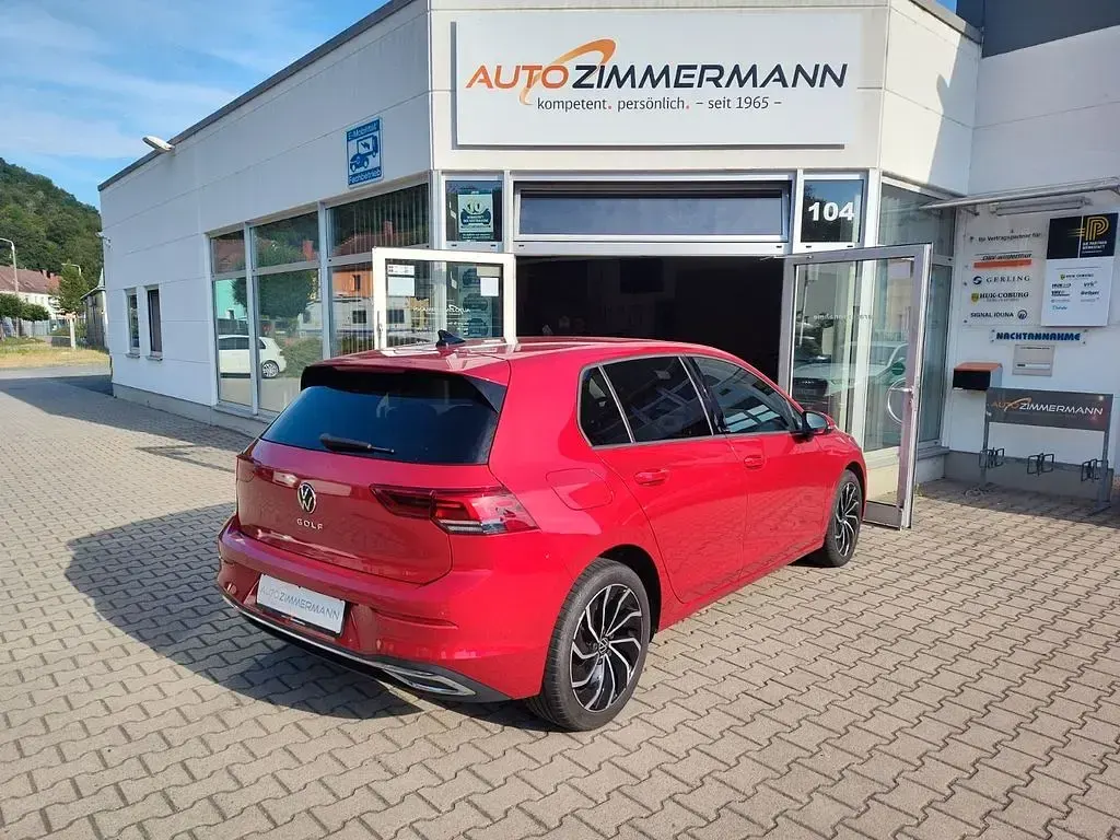 Gebraucht VW Golf VIII 131 PS (96 kW) 2021 Rot Limousine