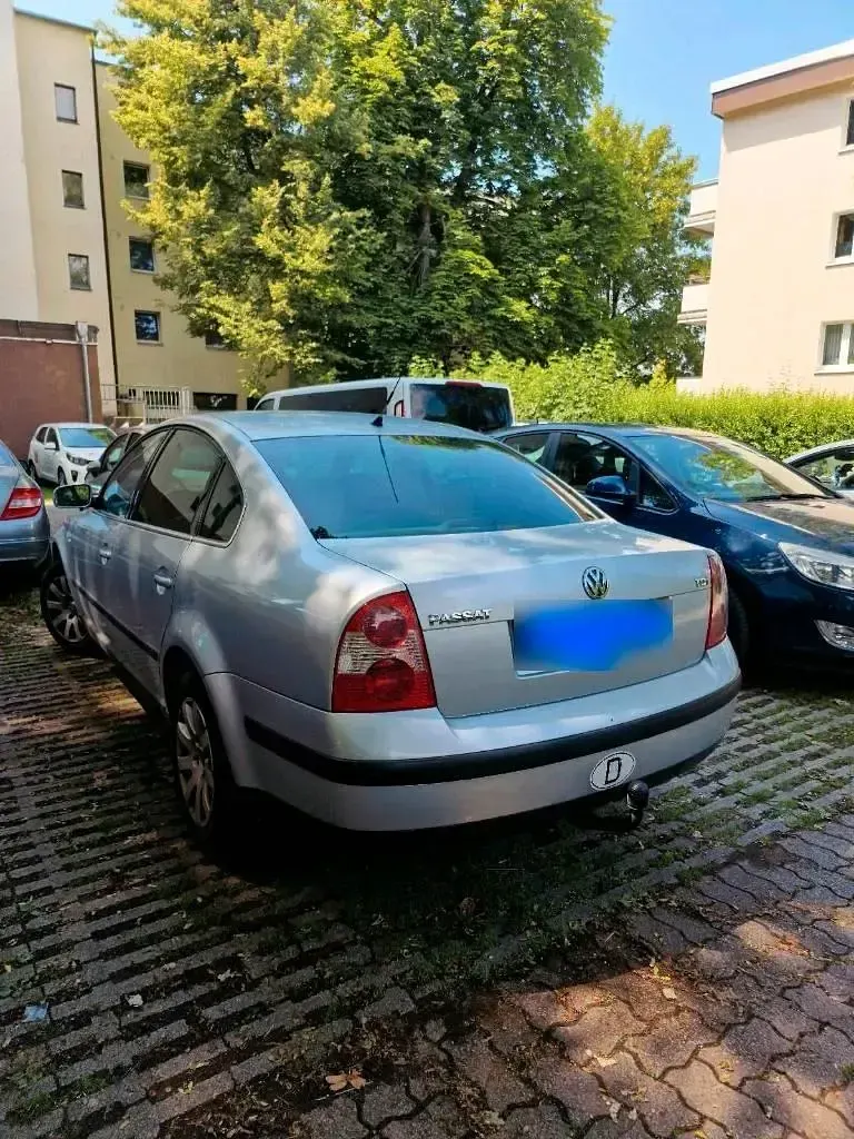 Gebraucht VW Passat 101 PS (74 kW) 2003 Silber Limousine