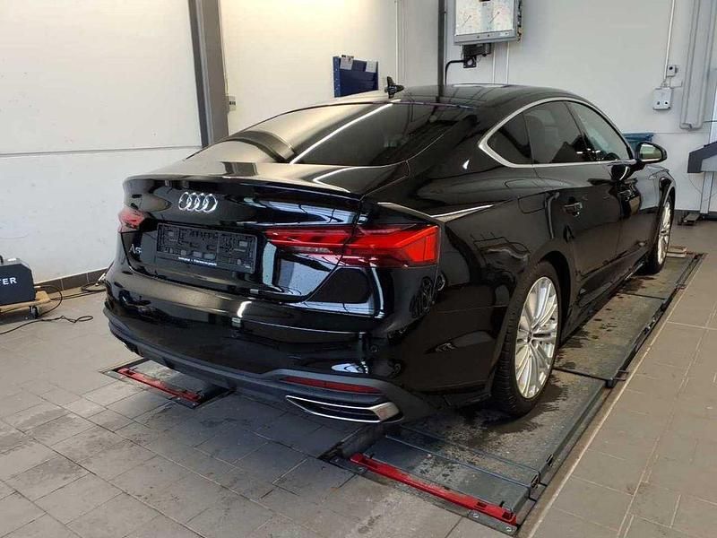 Gebraucht Audi A5 Sportback Ambiente 163 PS (119 kW) 2022 Brillantschwarz Kleinwagen