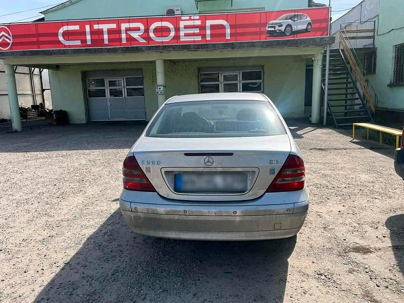 Gebraucht Mercedes C220 143 PS (105 kW) 2003 Silber Limousine