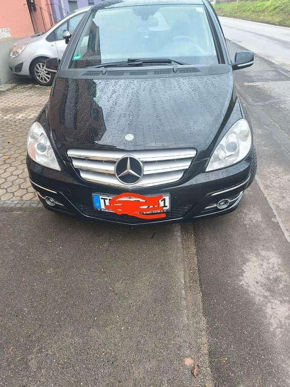 Schwarz Gebraucht 2010 Mercedes B160 Van / Kleinbus | 4.199 € (Guter Preis) - Bild 1/4