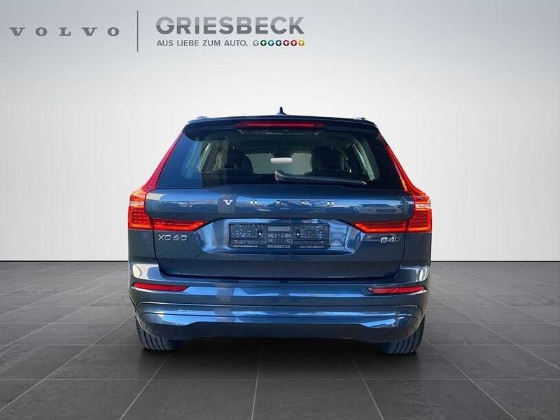 Gebraucht Volvo XC60 Core 197 PS (144 kW) 2023 Blau SUV