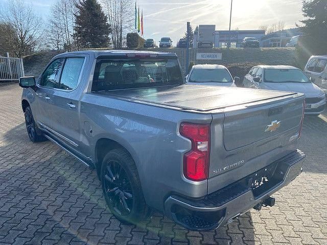 Gebraucht Chevrolet Silverado 419 PS (308 kW) 2022 Grau SUV