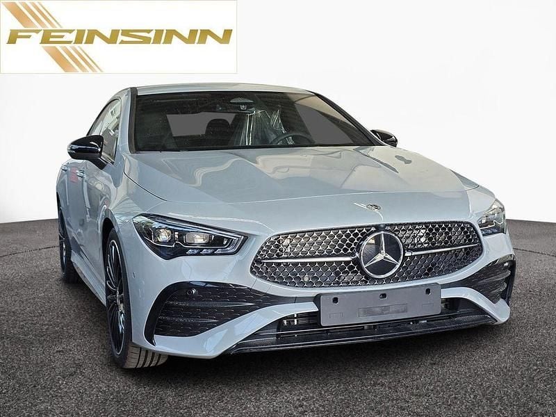 Grau Neu 2025 Mercedes CLA200 AMG Limousine | 39.990 € - Bild 1/4