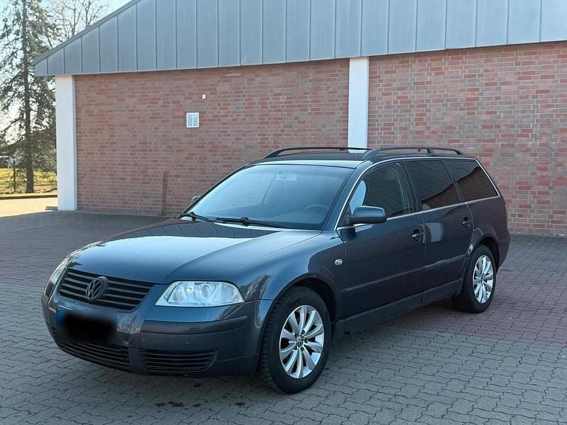 Gebraucht VW Passat 131 PS (96 kW) 2003 Schwarz Kombi
