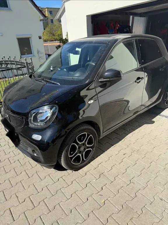 Second-hand Smart ForFour Brabus 90 CP (66 kW) 2018 Negru Hatchback