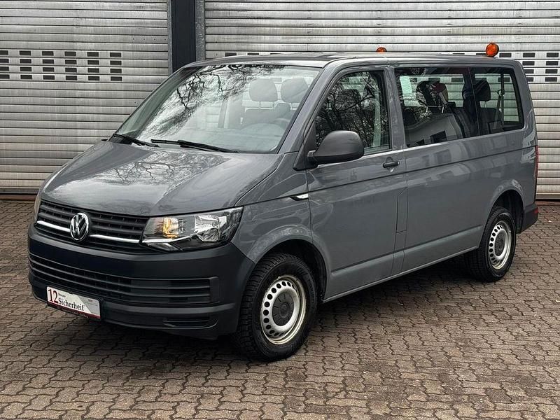 Gebraucht VW Transporter 114 PS (83 kW) 2018 Grau Van