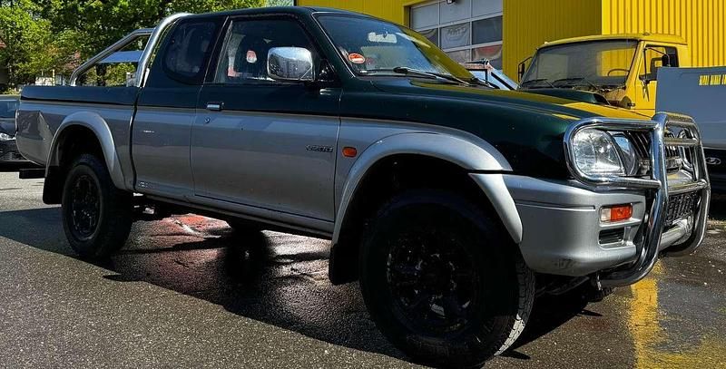 Grün Gebraucht 2000 Mitsubishi L200 Abholung | 6.500 € (Teuer) - Bild 1/4