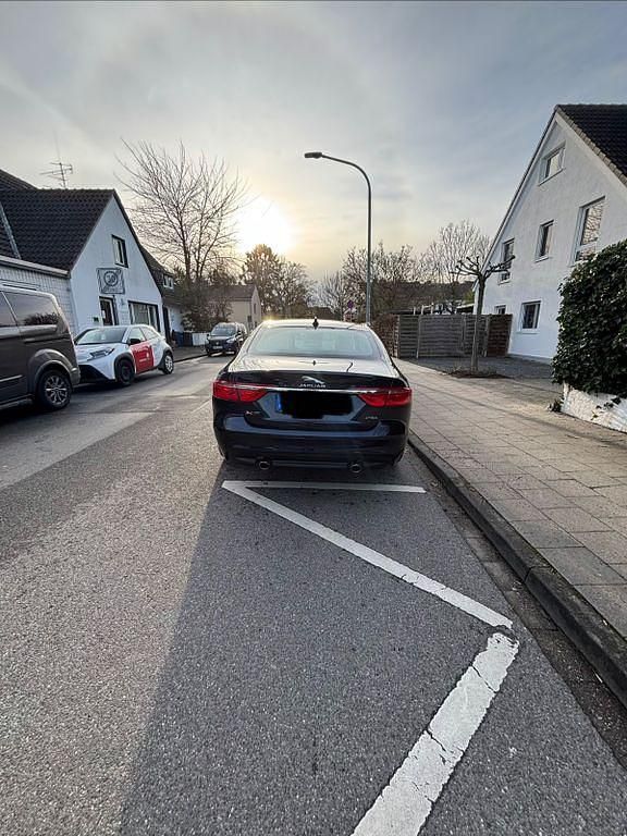 Gebraucht Jaguar XF Portfolio 250 PS (183 kW) 2018 Blau Limousine