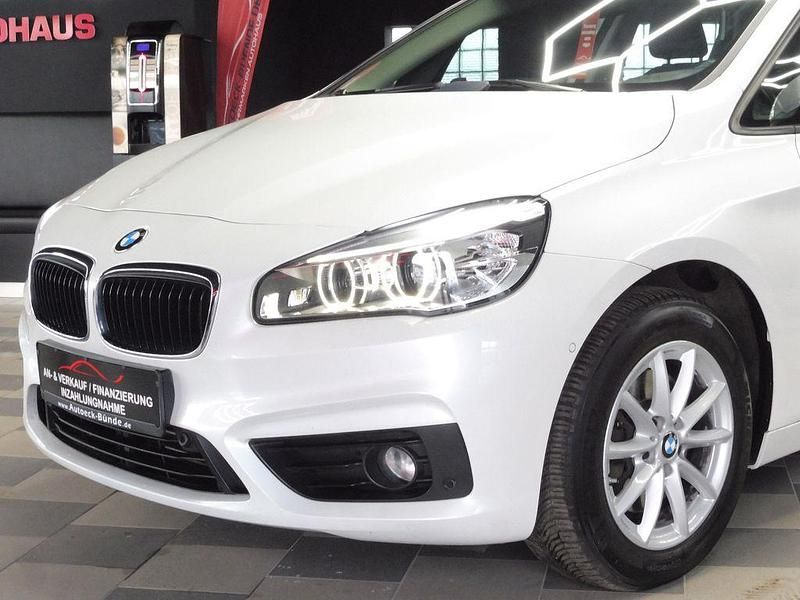Gebraucht BMW 220 Active Tourer Basis 192 PS (141 kW) 2015 Weiß Van / Kleinbus
