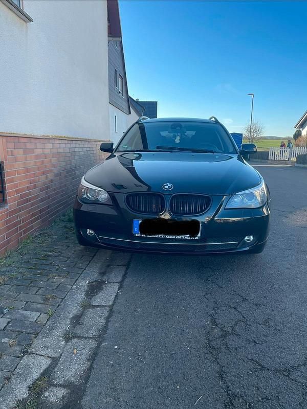 Gebraucht BMW 520 177 PS (130 kW) 2009 Schwarz Kombi